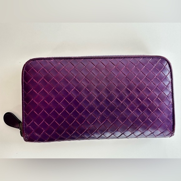 Bottega Venetta Purple Zippy Wallet - Picture 2 of 8